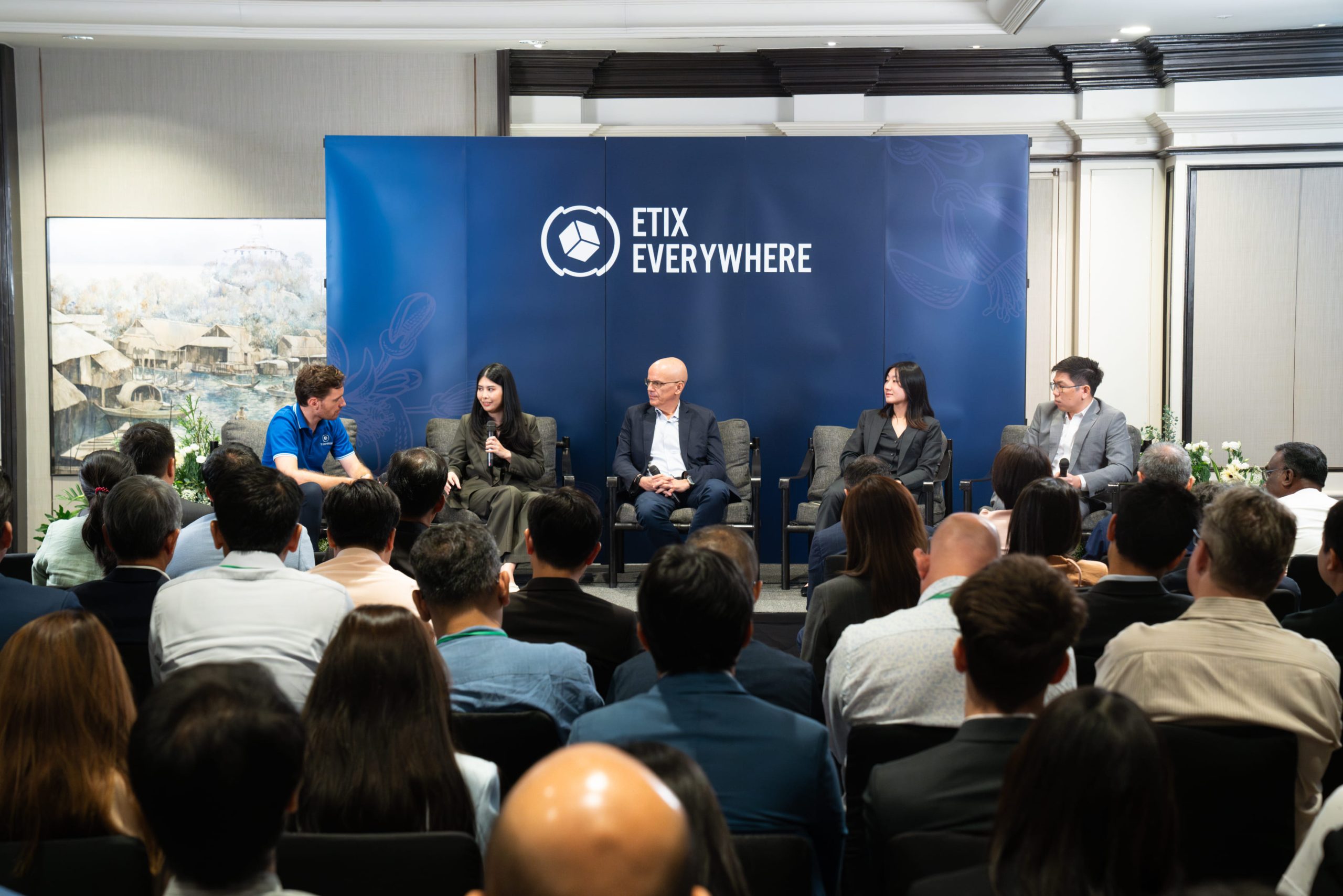 datacenter trends in thailand 2025 panel discussion picture schneider commscope cushman wakefield dcbyte